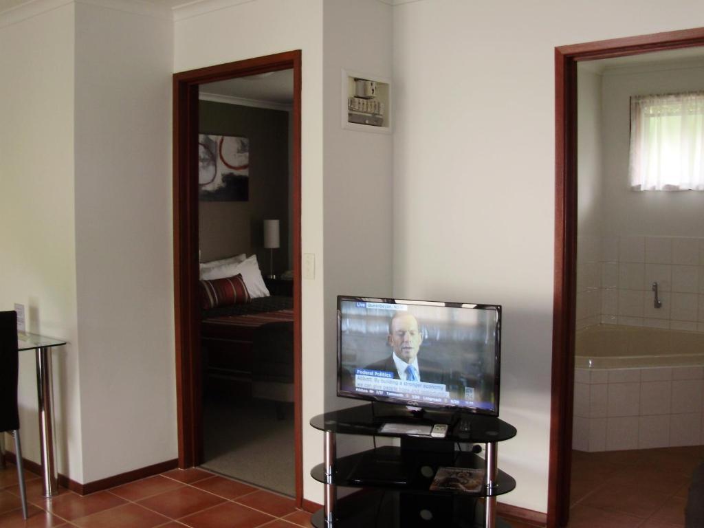 Redwood Manor Motel Apartments Варрнамбул Номер фото